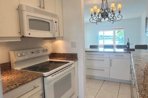 Copropriété à vendre à Boynton Beach, Floride: 2 chambres, 89.37 m2 № 2251474 - photo 13
