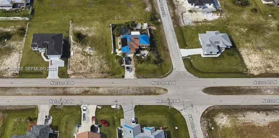Terrain à Cape Coral, Floride № 2089226