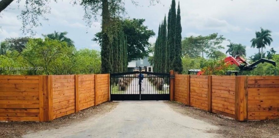 Casa en Homestead, Florida 4 dormitorios № 1965964