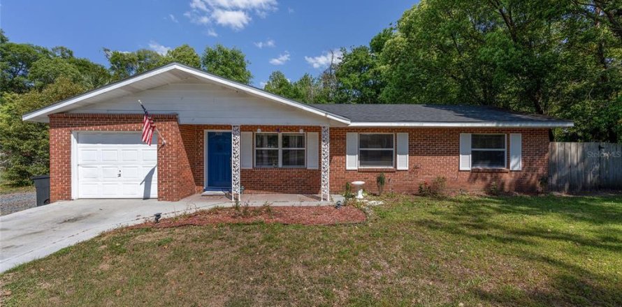 House in Ocala, Florida 3 bedrooms, 133.69 sq.m. № 1628902