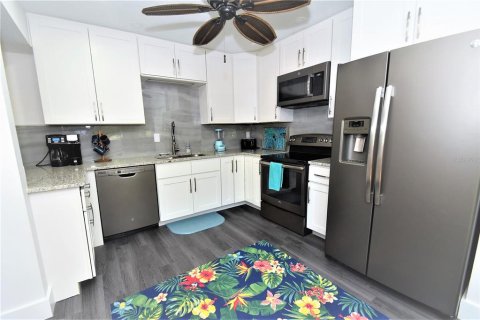 Condominio en alquiler en Sarasota, Florida, 1 dormitorio, 77.02 m2 № 1124201 - foto 5