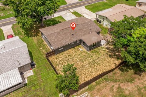 House in New Port Richey, Florida 3 bedrooms, 141.95 sq.m. № 1803047 - photo 25