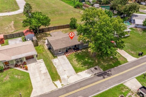 House in New Port Richey, Florida 3 bedrooms, 141.95 sq.m. № 1803047 - photo 24