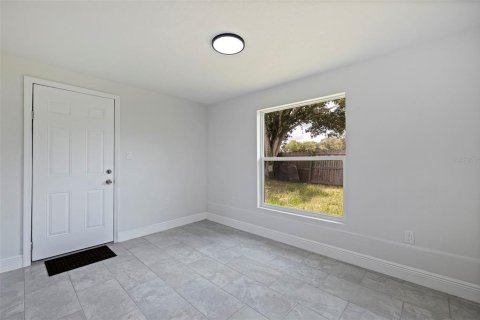 House in New Port Richey, Florida 3 bedrooms, 141.95 sq.m. № 1803047 - photo 20