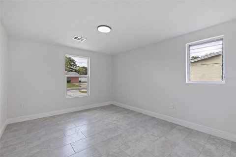 House in New Port Richey, Florida 3 bedrooms, 141.95 sq.m. № 1803047 - photo 14