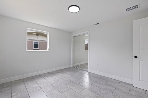 House in New Port Richey, Florida 3 bedrooms, 141.95 sq.m. № 1803047 - photo 10