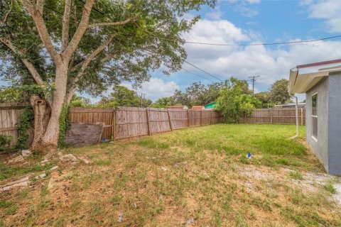 House in New Port Richey, Florida 3 bedrooms, 141.95 sq.m. № 1803047 - photo 21