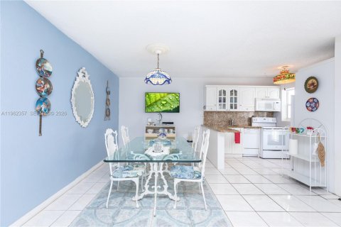 Copropriété à vendre à Hallandale Beach, Floride: 1 chambre, 55.74 m2 № 2023764 - photo 9