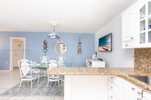 Copropriété à vendre à Hallandale Beach, Floride: 1 chambre, 55.74 m2 № 2023764 - photo 7