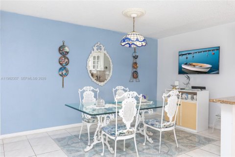 Copropriété à vendre à Hallandale Beach, Floride: 1 chambre, 55.74 m2 № 2023764 - photo 13