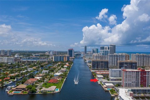 Copropriété à vendre à Hallandale Beach, Floride: 1 chambre, 55.74 m2 № 2023764 - photo 24