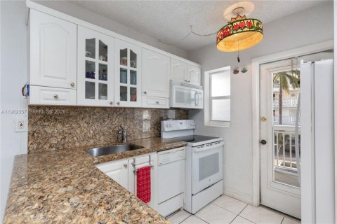 Copropriété à vendre à Hallandale Beach, Floride: 1 chambre, 55.74 m2 № 2023764 - photo 3