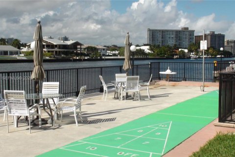 Copropriété à vendre à Hallandale Beach, Floride: 1 chambre, 55.74 m2 № 2023764 - photo 29