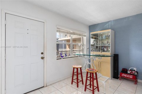 Copropriété à vendre à Hallandale Beach, Floride: 1 chambre, 55.74 m2 № 2023764 - photo 14