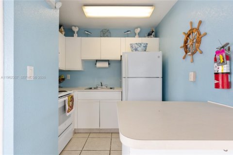 Copropriété à vendre à Hallandale Beach, Floride: 1 chambre, 55.74 m2 № 2023764 - photo 26