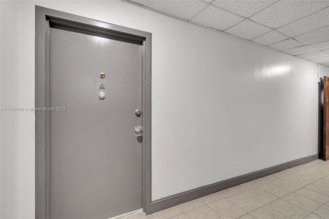 Купить кондоминиум в Майами-Бич, Флорида 1 спальня, 91.04м2, № 2020555 - фото 27