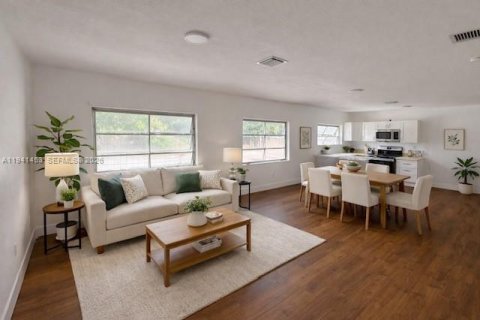 Apartamento en alquiler en Miami, Florida, 3 dormitorios, 189.15 m2 № 2000046 - foto 2