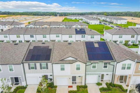 Touwnhouse à vendre à Davenport, Floride: 3 chambres, 130.43 m2 № 652130 - photo 2