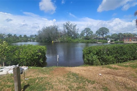 Casa en venta en Saint Petersburg, Florida, 2 dormitorios, 135.82 m2 № 2280317 - foto 6