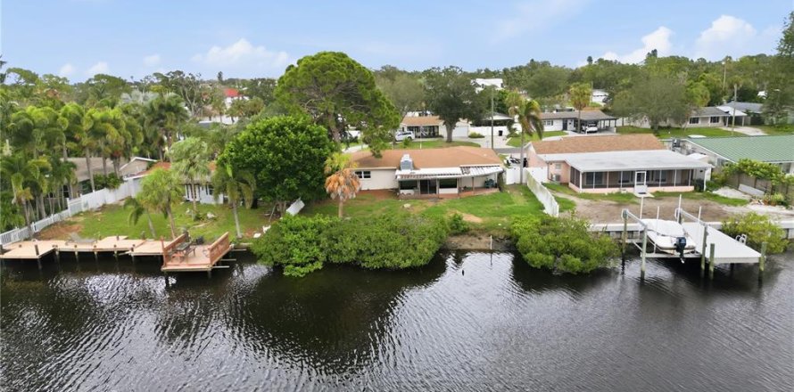 Casa en Saint Petersburg, Florida 2 dormitorios, 135.82 m2 № 2280317