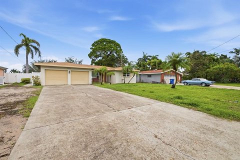 Casa en venta en Saint Petersburg, Florida, 2 dormitorios, 135.82 m2 № 2280317 - foto 13