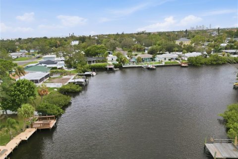 Casa en venta en Saint Petersburg, Florida, 2 dormitorios, 135.82 m2 № 2280317 - foto 4