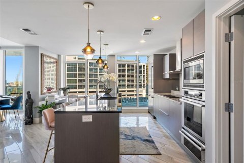 Copropriété à louer à Saint Petersburg, Floride: 1 chambre, 113.81 m2 № 2396941 - photo 5