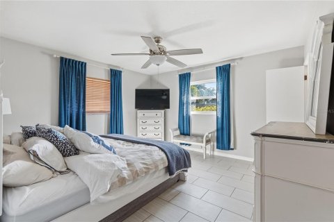 Casa en venta en Saint Petersburg, Florida, 3 dormitorios, 166.39 m2 № 2092775 - foto 17