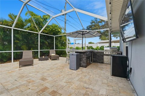 Casa en venta en Saint Petersburg, Florida, 3 dormitorios, 166.39 m2 № 2092775 - foto 28