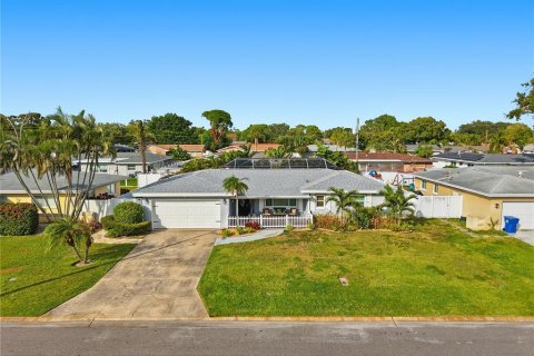 Casa en Saint Petersburg, Florida 3 dormitorios, 166.39 m2 № 2092775