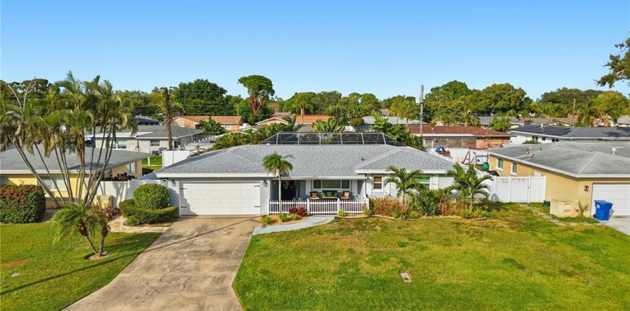 Casa en Saint Petersburg, Florida 3 dormitorios, 166.39 m2 № 2092775