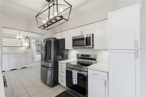 Casa en venta en Saint Petersburg, Florida, 3 dormitorios, 166.39 m2 № 2092775 - foto 9