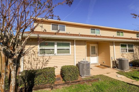 Condo in Summerfield, Florida, 2 bedrooms № 2206154