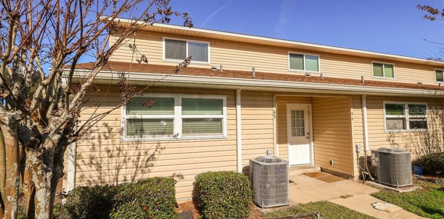 Condo in Summerfield, Florida, 2 bedrooms  № 2206154