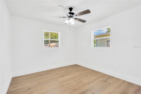 House in Clearwater, Florida 3 bedrooms, 84.73 sq.m. № 1881427 - photo 19