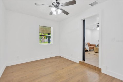 House in Clearwater, Florida 3 bedrooms, 84.73 sq.m. № 1881427 - photo 11