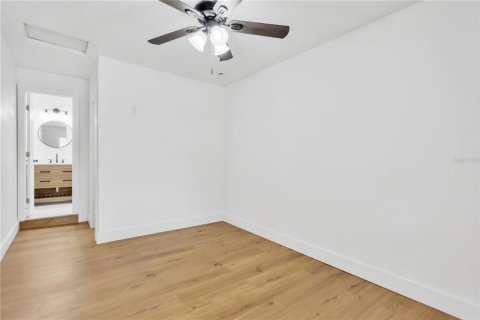 House in Clearwater, Florida 3 bedrooms, 84.73 sq.m. № 1881427 - photo 12