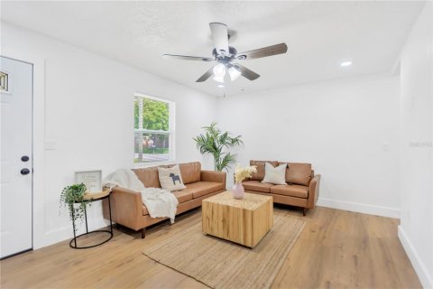 House in Clearwater, Florida 3 bedrooms, 84.73 sq.m. № 1881427 - photo 7