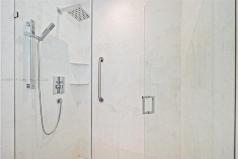 Commercial property in Coral Gables, Florida 290.6 sq.m. № 1882602 - photo 18