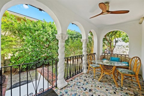 Commercial property in Coral Gables, Florida 290.6 sq.m. № 1882602 - photo 21
