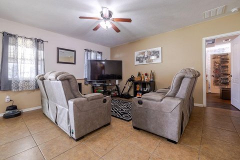 Villa ou maison à vendre à DeLand, Floride: 3 chambres, 132.39 m2 № 2405135 - photo 15