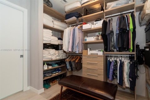 Copropriété à vendre à Miami, Floride: 3 chambres, 153.2 m2 № 2066291 - photo 23