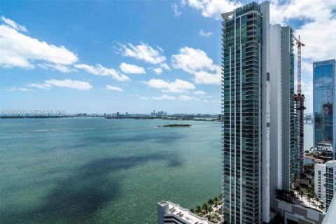 Copropriété à vendre à Miami, Floride: 3 chambres, 153.2 m2 № 2066291 - photo 2