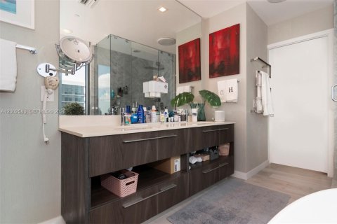 Copropriété à vendre à Miami, Floride: 3 chambres, 153.2 m2 № 2066291 - photo 25