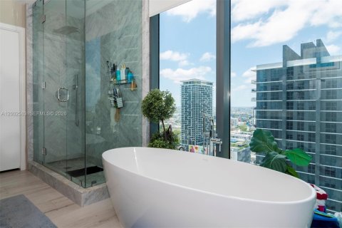 Copropriété à vendre à Miami, Floride: 3 chambres, 153.2 m2 № 2066291 - photo 26