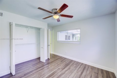 Townhouse in Plantation, Florida 3 bedrooms, 151.62 sq.m. № 2065687 - photo 23