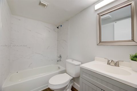 Townhouse in Plantation, Florida 3 bedrooms, 151.62 sq.m. № 2065687 - photo 24