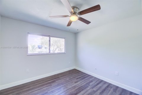 Townhouse in Plantation, Florida 3 bedrooms, 151.62 sq.m. № 2065687 - photo 22