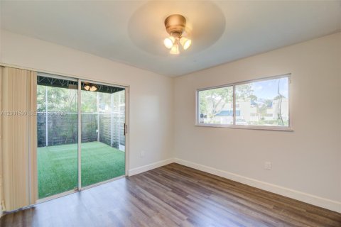 Townhouse in Plantation, Florida 3 bedrooms, 151.62 sq.m. № 2065687 - photo 12