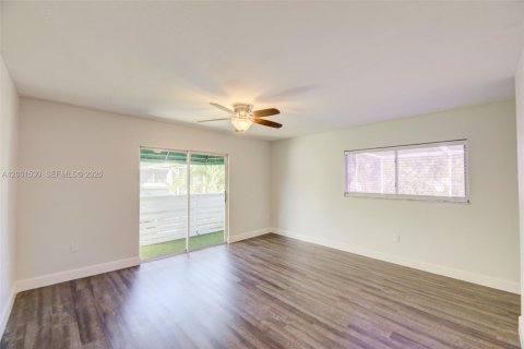 Townhouse in Plantation, Florida 3 bedrooms, 151.62 sq.m. № 2065687 - photo 16